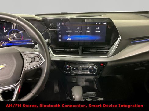 Used 2024 Chevrolet Trax LT w/ Driver Confidence Package FWD image 9