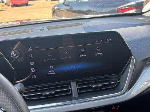 Used 2025 Chevrolet Trax LT image 20