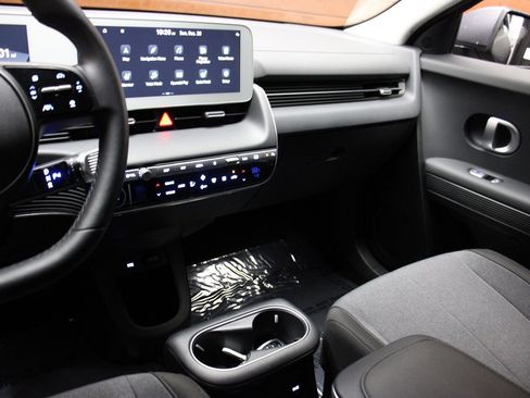Used 2024 Hyundai Ioniq 5 SEL image 38