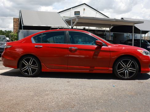 Used 2017 Honda Accord Sport image 17