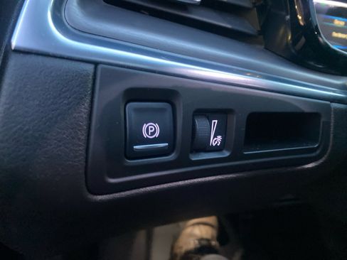 Used 2018 Cadillac XT5 Luxury w/ Driver Awareness Package image 21