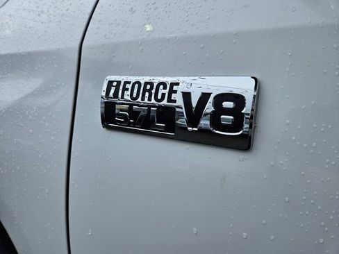 Used 2017 Toyota Tundra SR5 w/ SR5 Upgrade Package image 12