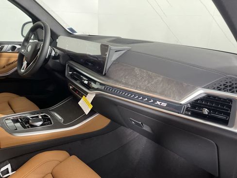 Used 2024 BMW X5 xDrive40i w/ Premium Package AWD/4WD image 17