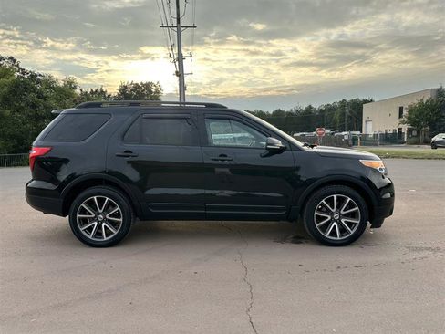 Used 2015 Ford Explorer XLT w/ Equipment Group 202B image 9