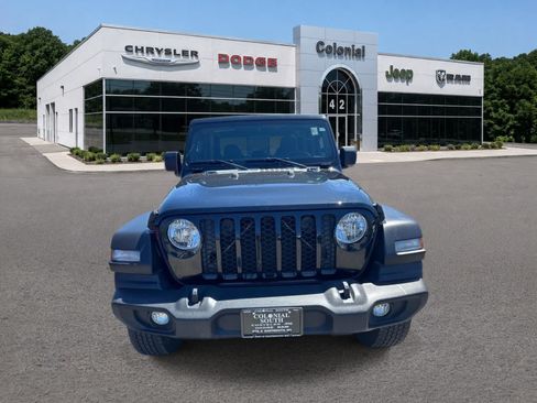 Used 2020 Jeep Gladiator Sport w/ Quick Order Package 24S AWD/4WD image 9