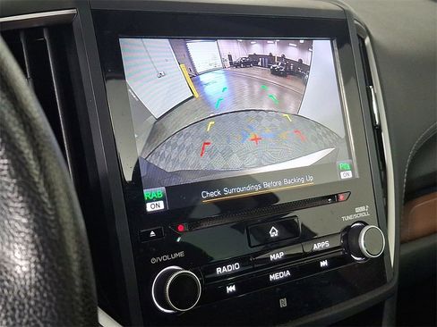 Used 2021 Subaru Forester Touring image 4