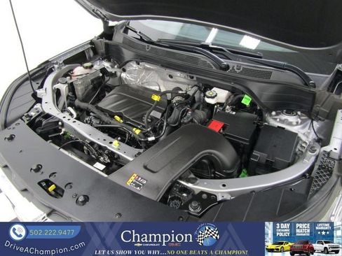 Certified 2025 Chevrolet Trax LT FWD image 33