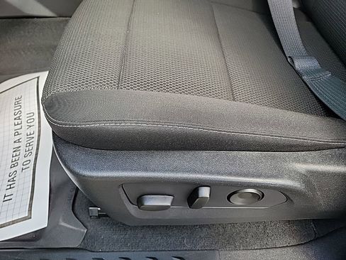 Used 2024 Chevrolet Colorado LT w/ LT Convenience Package II AWD/4WD image 11