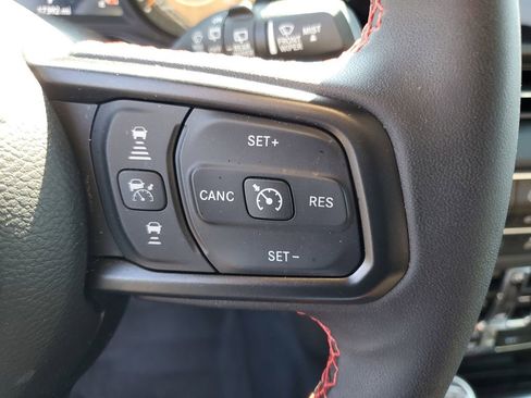 Used 2024 Jeep Wrangler Unlimited Rubicon image 12