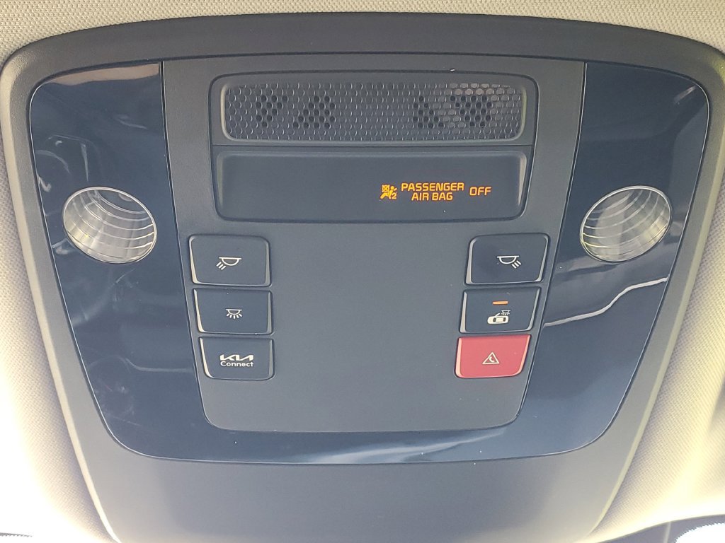 Used 2024 Kia Carnival EX FWD image 35