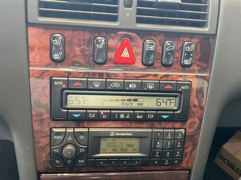 Used 2000 Mercedes-Benz E 320 Sedan image 15