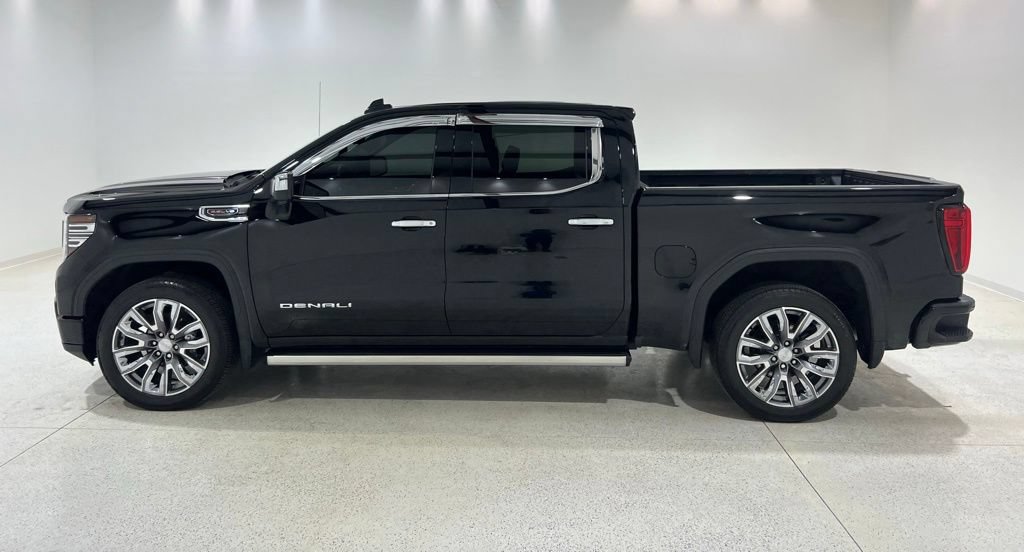 Used 2023 GMC Sierra 1500 Denali w/ Denali Reserve Package AWD/4WD image 2