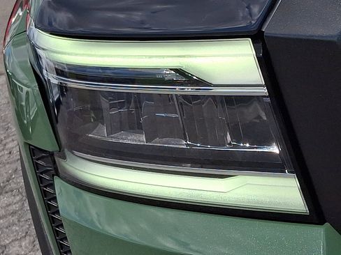 Used 2023 Nissan Frontier PRO-4X w/ Pro Convenience Package image 9