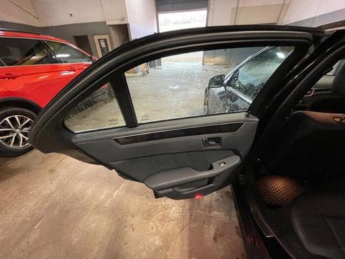 Used 2010 Mercedes-Benz E 350 4MATIC Sedan image 24