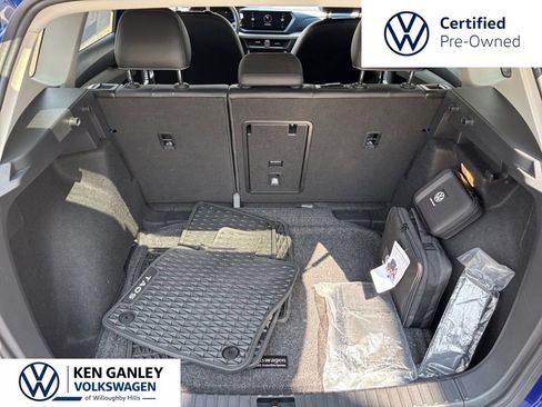 Used 2023 Volkswagen Taos SE w/ Black Wheel Package FWD image 27