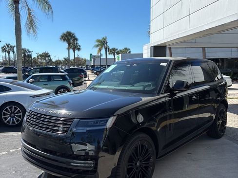 Used 2024 Land Rover Range Rover Long Wheelbase SE image 3