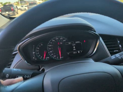 Used 2022 Chevrolet Trax LT w/ Driver Confidence Package AWD/4WD image 10