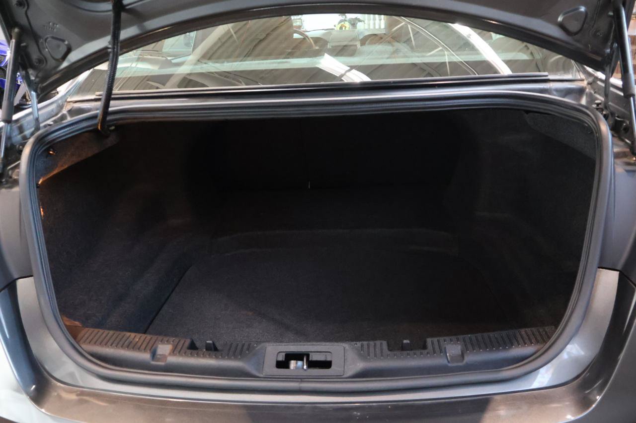 Used 2018 Ford Taurus SEL w/ Equipment Group 201A FWD image 13
