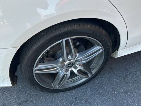 Used 2019 Mercedes-Benz E 300 4MATIC image 4