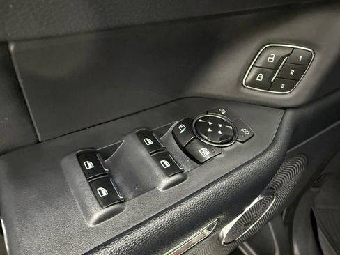 Used 2023 Ford Expedition XLT RWD image 28