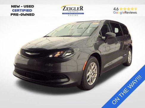 Used 2023 Chrysler Voyager LX FWD image 1