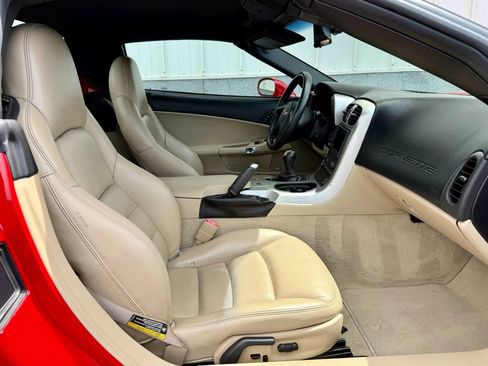Used 2005 Chevrolet Corvette Convertible w/ Preferred Equipment Group RWD image 26