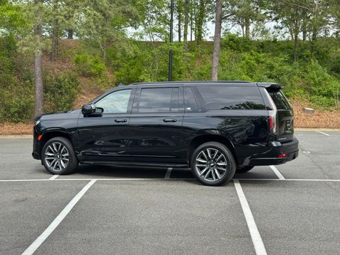 Used 2023 Cadillac Escalade ESV Sport AWD/4WD image 7