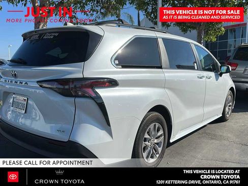 Certified 2025 Toyota Sienna XLE FWD image 2