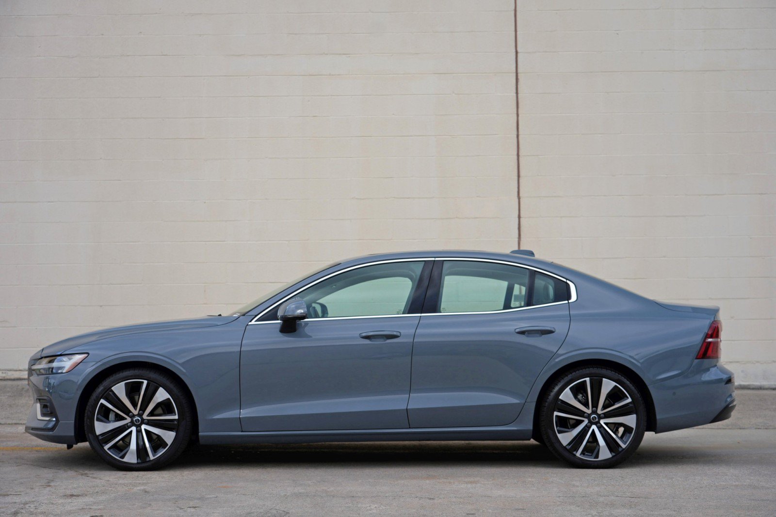 Used 2023 Volvo S60 B5 Ultimate w/ Climate Package FWD image 9