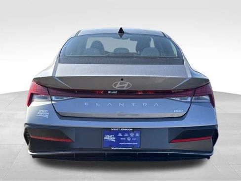 New 2026 Hyundai Elantra Limited image 4