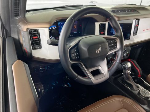 Used 2024 Ford Bronco Heritage Edition AWD/4WD image 22