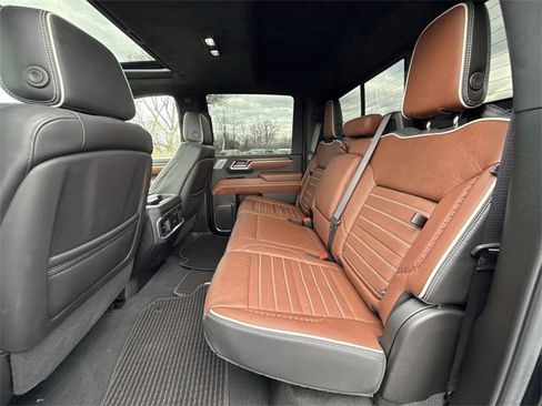 Used 2025 GMC Sierra 2500 Denali Ultimate w/ Snow Plow Prep/Camper Package image 26