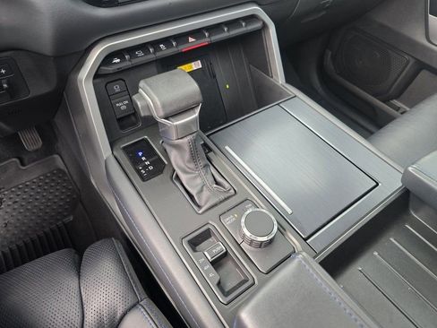 Used 2024 Toyota Tundra Platinum image 27