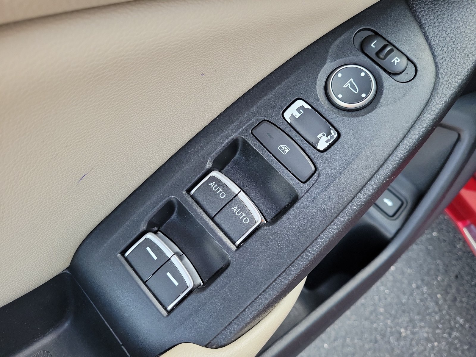 Used 2019 Honda Accord Touring image 14