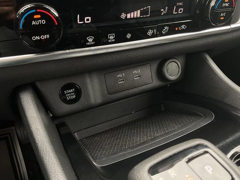 Used 2025 Nissan Rogue SV FWD image 24