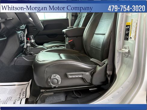 Used 2023 Jeep Wrangler Unlimited Sahara AWD/4WD image 12