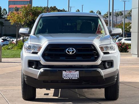Certified 2017 Toyota Tacoma SR image 11