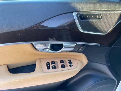 Used 2016 Volvo XC90 T6 Momentum w/ Momentum Plus Package image 12