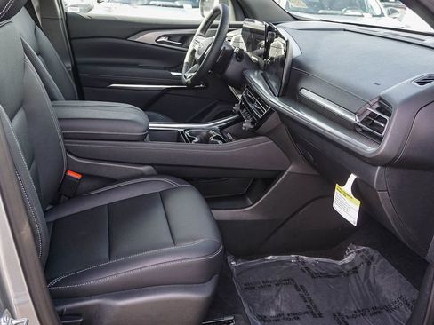New 2026 Chevrolet Traverse LT w/ Midnight/Sport Edition FWD image 12