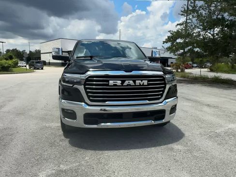 Used 2025 RAM 1500 Laramie w/ Advanced Safety Group II AWD/4WD image 3
