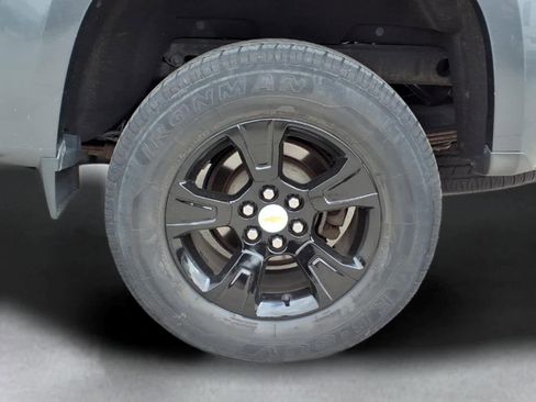 Used 2016 Chevrolet Colorado Z71 AWD/4WD image 3