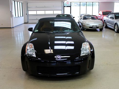 Used 2004 Nissan 350Z Touring image 9