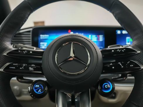 Used 2024 Mercedes-Benz GLS 63 AMG 4MATIC image 26
