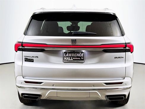 Used 2025 Buick Enclave Avenir image 5