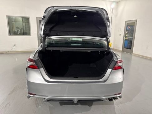Used 2021 Toyota Camry SE FWD image 11