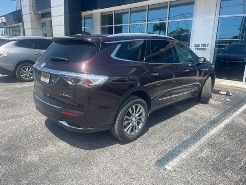Used 2022 Buick Enclave Avenir w/ Avenir Technology Package FWD image 5