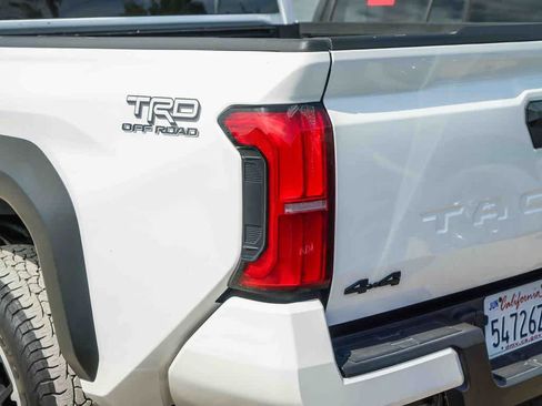 Used 2024 Toyota Tacoma TRD Off-Road AWD/4WD image 17