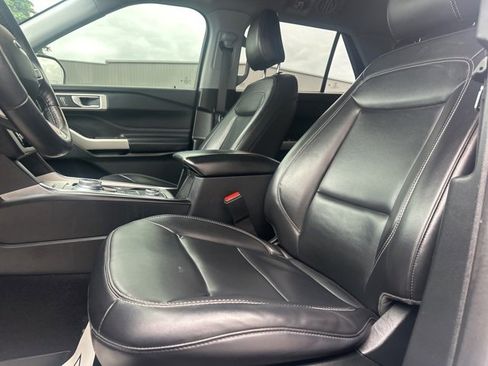 Used 2021 Ford Explorer XLT w/ Equipment Group 202A image 20