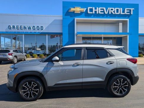Used 2023 Chevrolet TrailBlazer ACTIV w/ Technology Package image 2