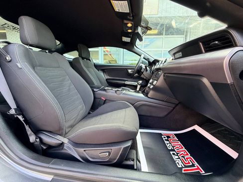 Used 2015 Ford Mustang Coupe RWD image 28